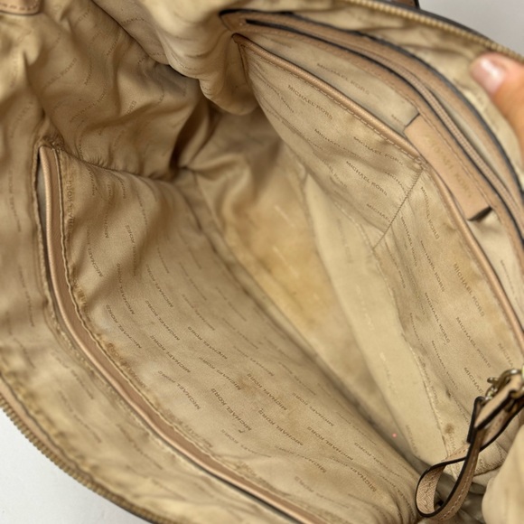 Michael Kors Jet Set Travel Large Tote Oyster Beige Saffiano Leather Top Zip Bag - Picture 12 of 15